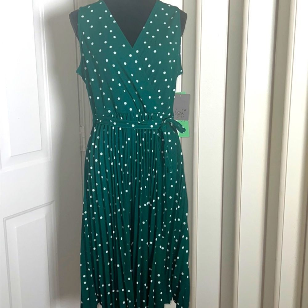 Lark Grey Dress Sleeveless Size L Polka Dots Print G/W  Colors New With Tag